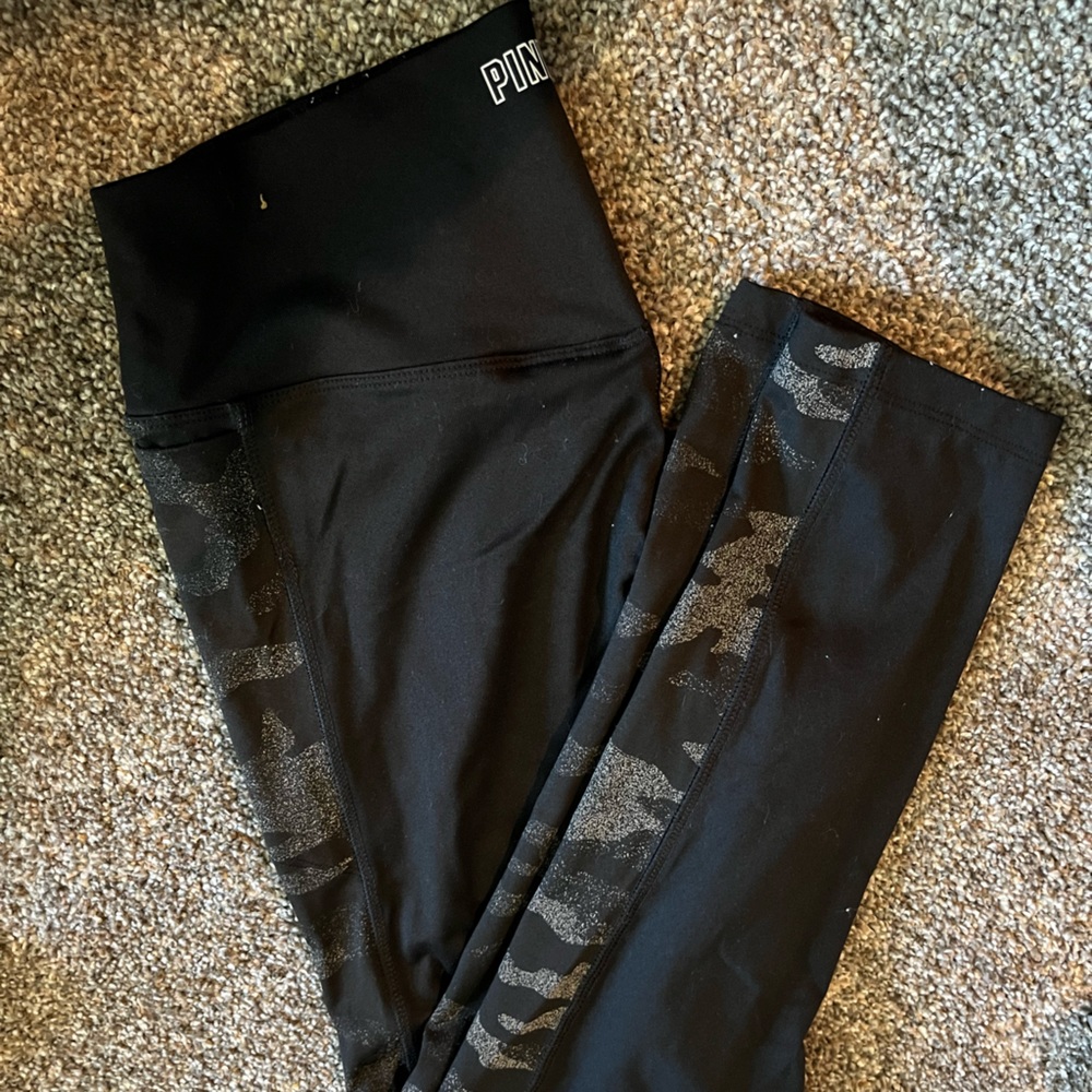 Good condition VS PINK 7/8 legging, pockets on sides, size M